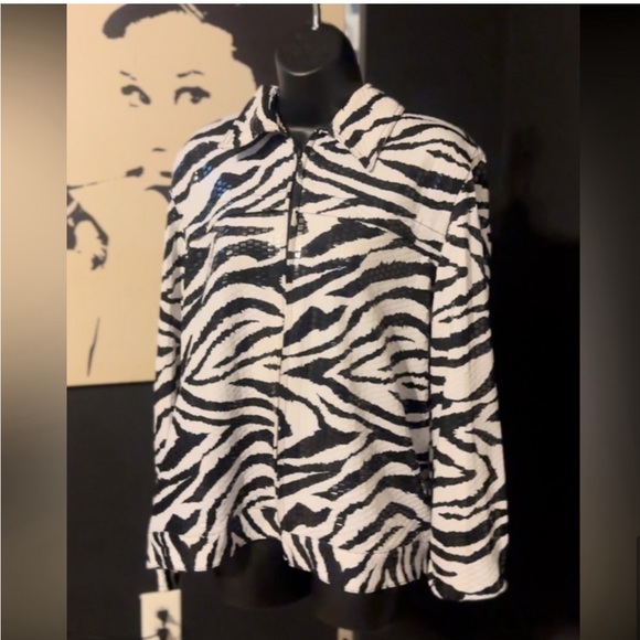 Alfred Dunner Women Zebra print Jacket, Size 14 - Picture 9 of 14